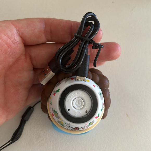 Bitty boomer- Stranger Things | Dustin Season 4 Bluetooth Speaker | thinking cap - Picture 4 of 6